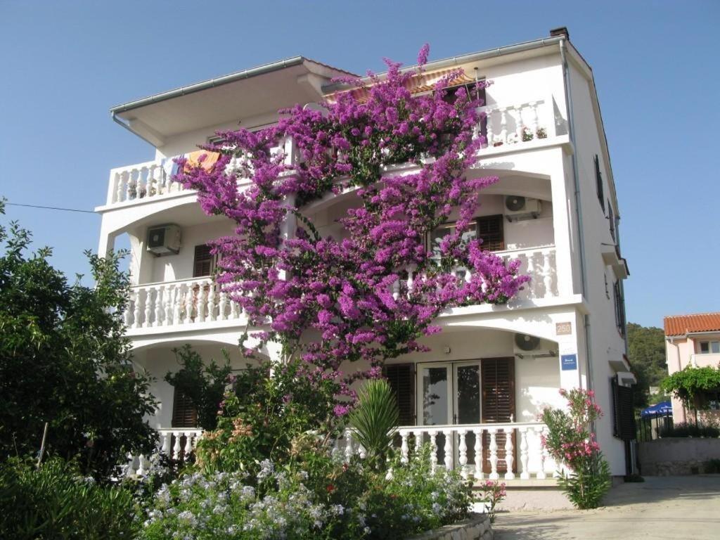 Apartments By The Sea Barbat, Rab - 17620 Barbat na Rabu エクステリア 写真