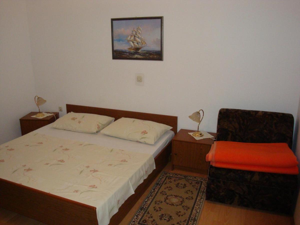 Apartments By The Sea Barbat, Rab - 17620 Barbat na Rabu エクステリア 写真
