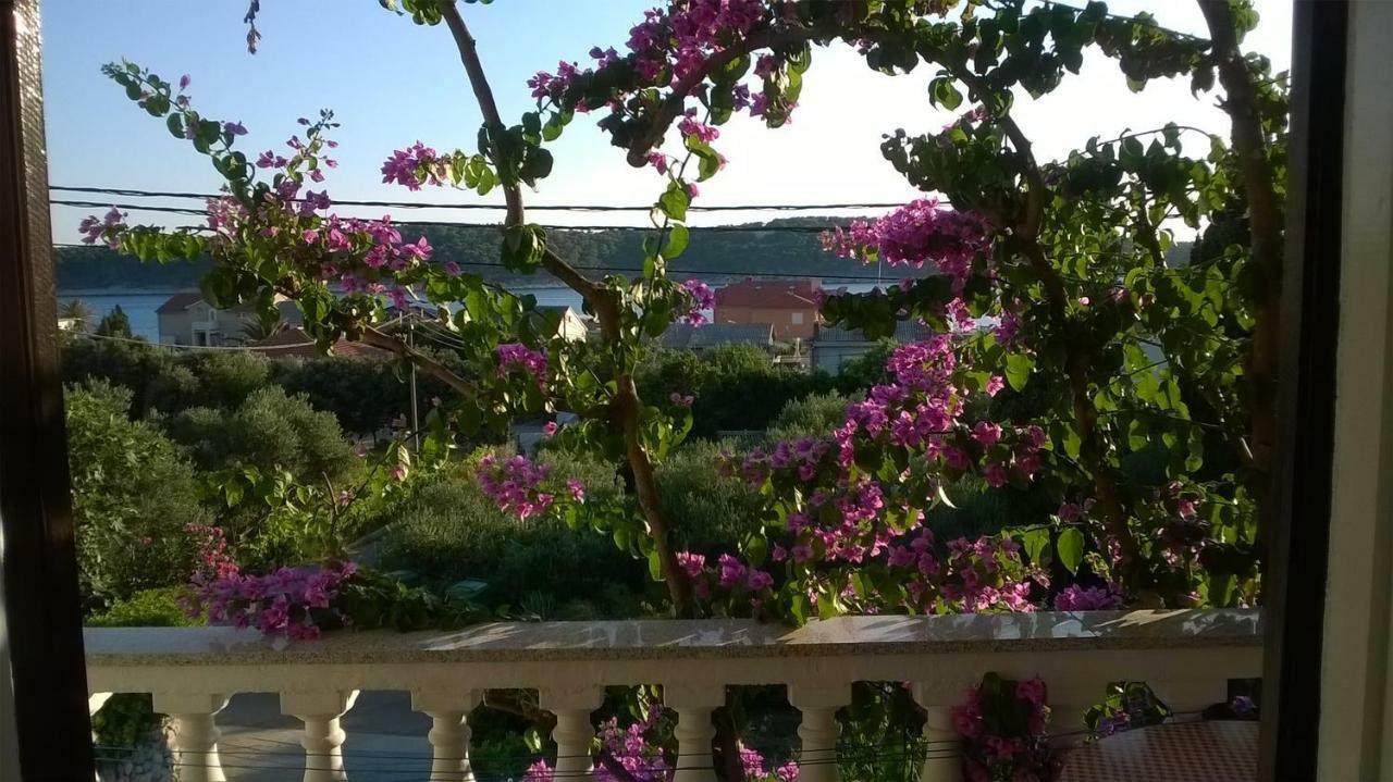 Apartments By The Sea Barbat, Rab - 17620 Barbat na Rabu エクステリア 写真